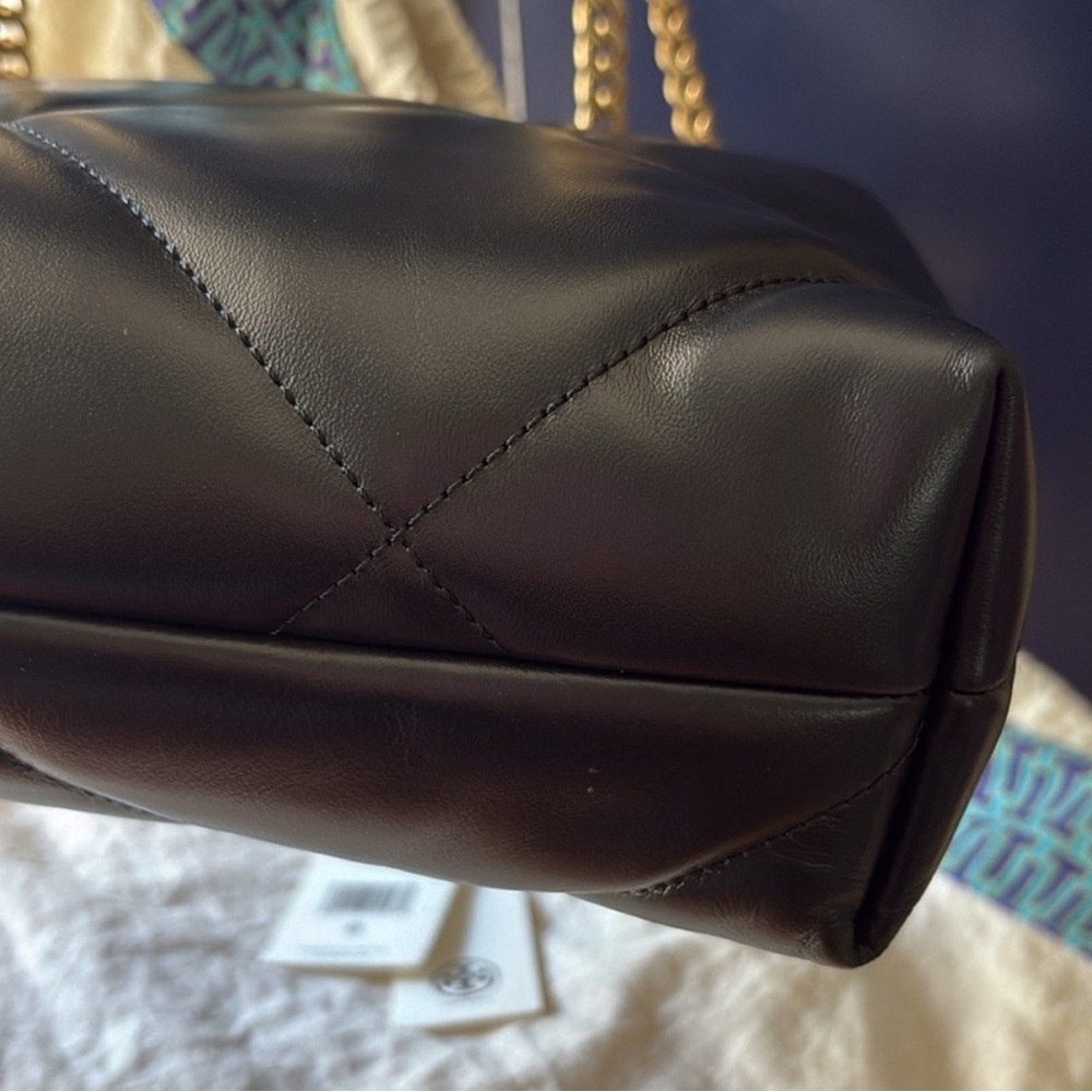 Tory Burch Black Quilted Leather Shoulder Bag - Picture 8 of 11